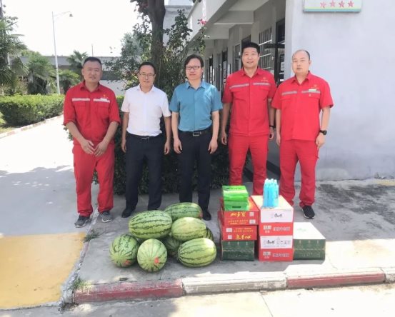 集團(tuán)審計(jì)監(jiān)察委員會(huì)主任韓瑞昆帶隊(duì)慰問鹿邑加氣一站員工