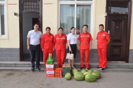 集團(tuán)工會(huì)主席李艷勤帶隊(duì)慰問太昊路加氣站員工