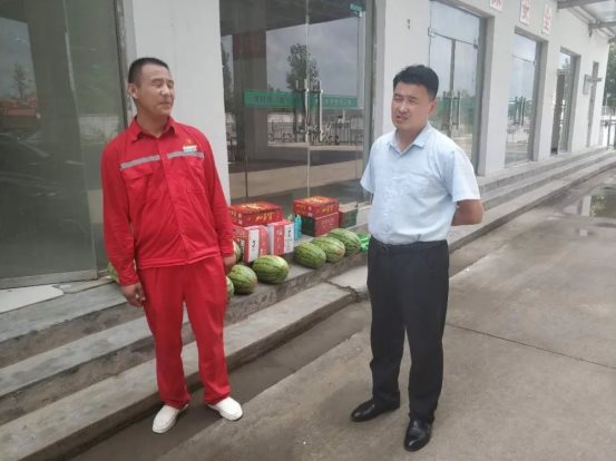 集團(tuán)總裁助理余強(qiáng)帶隊(duì)慰問太康加氣站員工