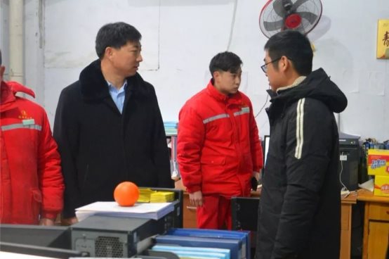 趙總一行慰問(wèn)天然氣公司運(yùn)營(yíng)部員工