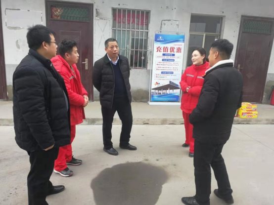 張總一行慰問(wèn)淮陽(yáng)加氣站員工并詳細(xì)了解了近期氣量銷售情況